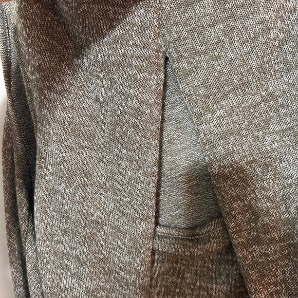 Denver Hayes xl grey thin wool like sleeveless top- split back - Picture 2 of 9